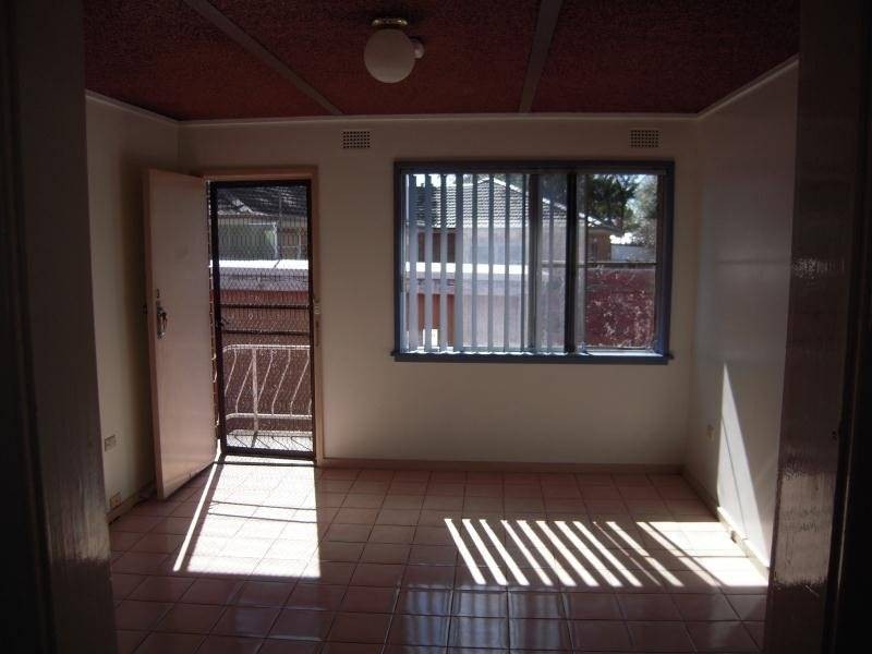 3/11 Pine Crescent, Coniston NSW 2500