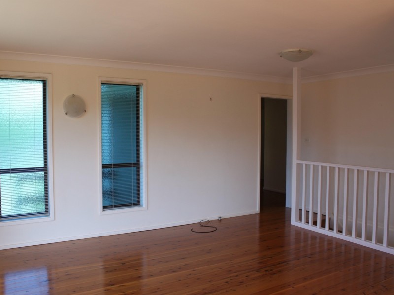 4 White Place, Figtree NSW 2525
