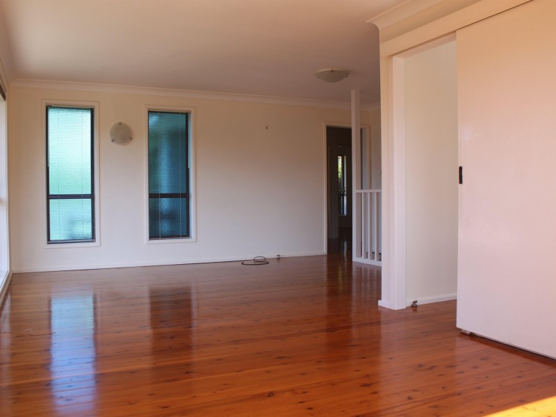 4 White Place, Figtree NSW 2525