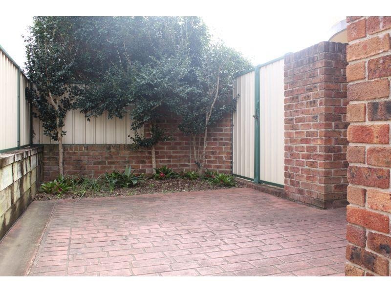 1/35 Balmoral Street, Balgownie NSW 2519