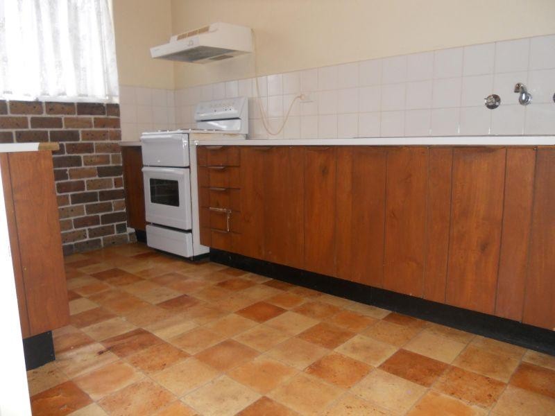 12/6 Mackie Street, Coniston NSW 2500
