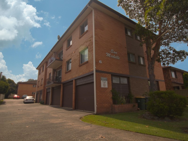 12/6 Mackie Street, Coniston NSW 2500