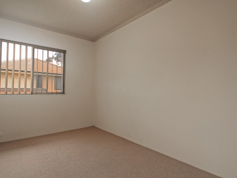 12/6 Mackie Street, Coniston NSW 2500