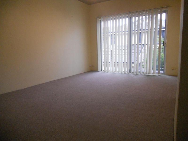 12/6 Mackie Street, Coniston NSW 2500