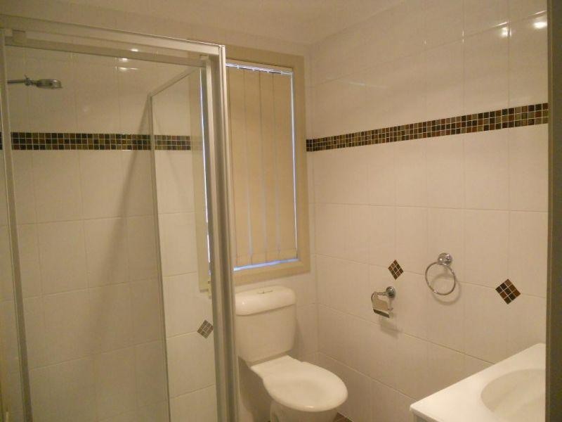 2/17 Railway Crescent, North Wollongong NSW 2500