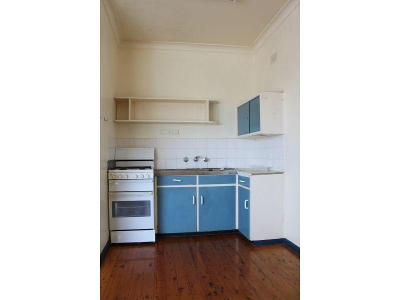 4/16 Kelvin Road, Coniston NSW 2500