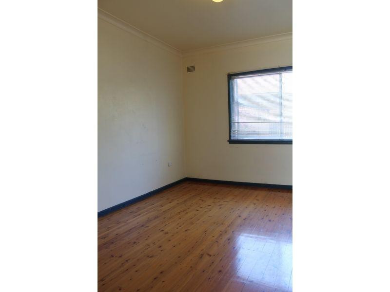 4/16 Kelvin Road, Coniston NSW 2500