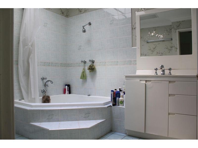 Room 2/21 Dallas Street, Keiraville NSW 2500