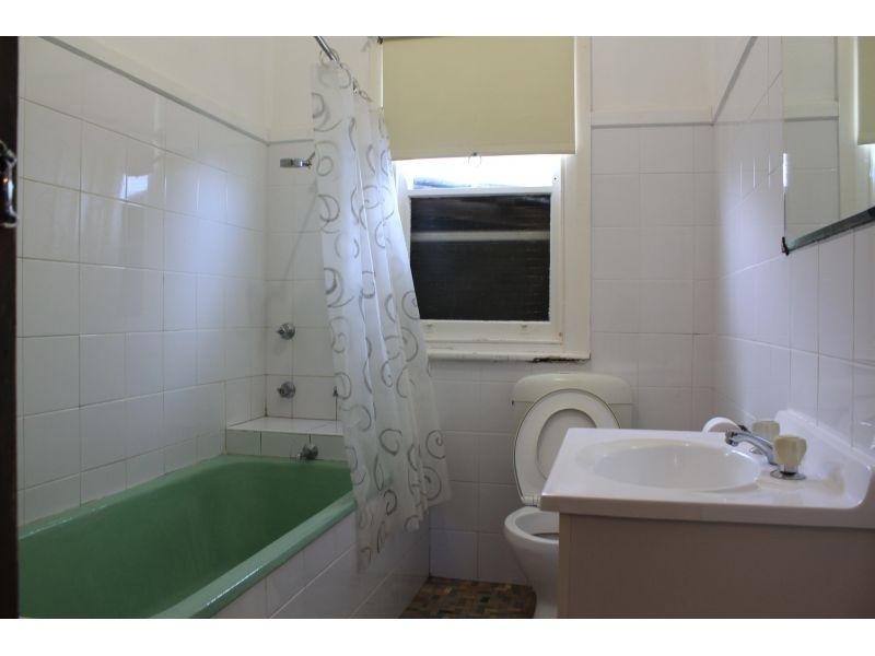 60 Mt Keira Road, West Wollongong NSW 2500