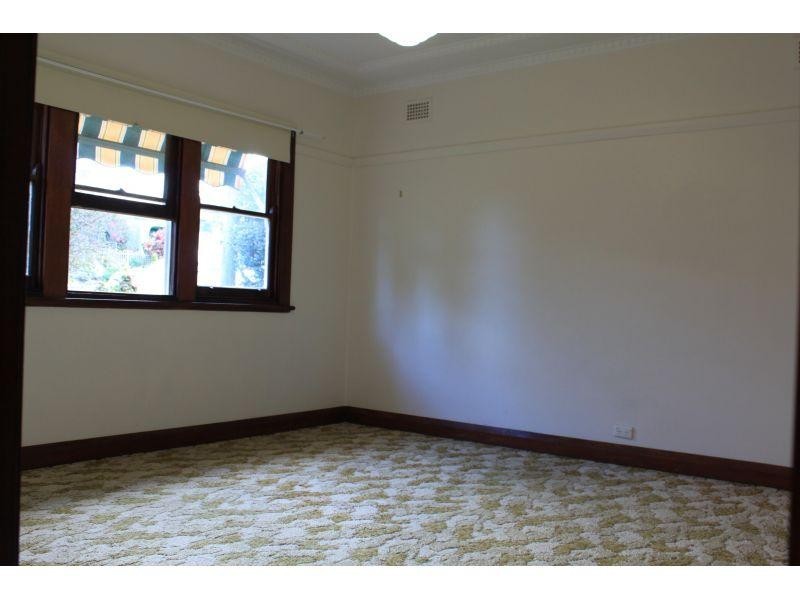 60 Mount Keira Road, West Wollongong NSW 2500