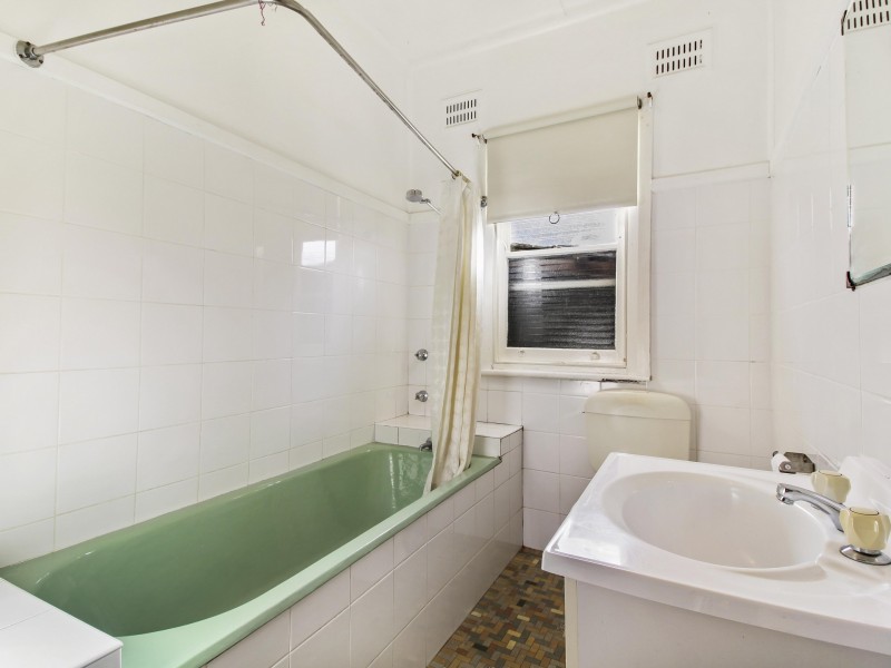 60 Mount Keira Road, West Wollongong NSW 2500