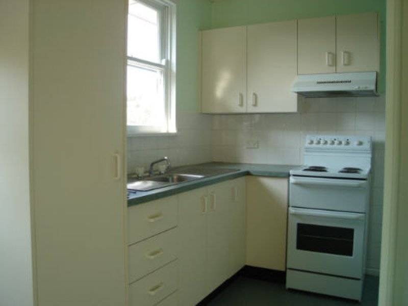 17 Beaton Street, Lake Illawarra NSW 2528