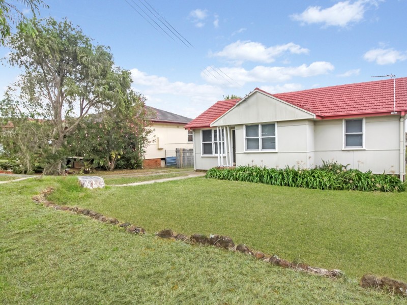 17 Beaton Street, Lake Illawarra NSW 2528
