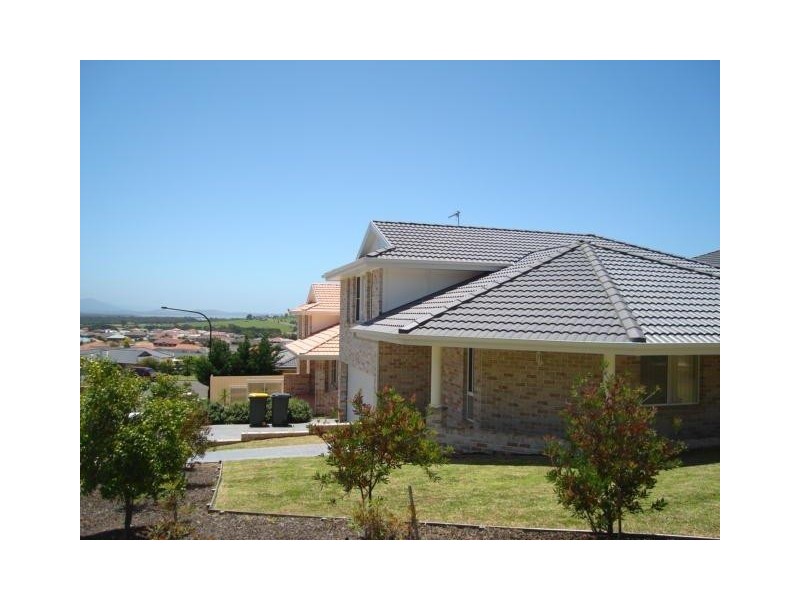 2/3 Chaffey Place, Albion Park NSW 2527