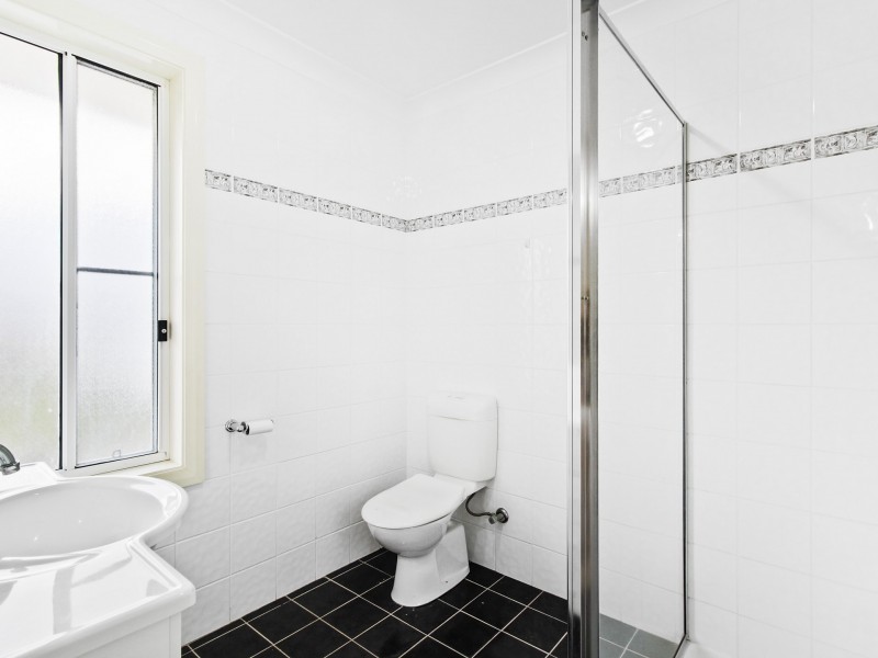 2/3 Chaffey Place, Albion Park NSW 2527