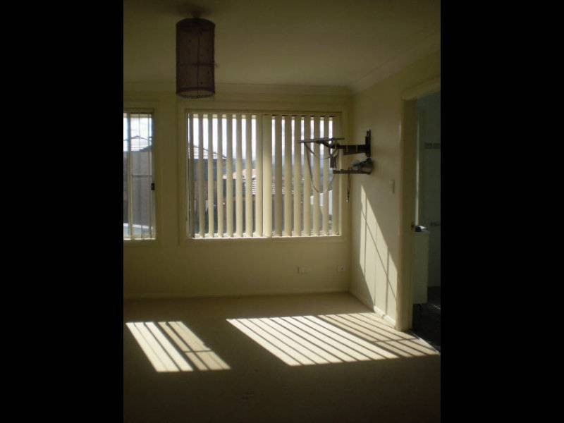 2/3 Chaffey Place, Albion Park NSW 2527