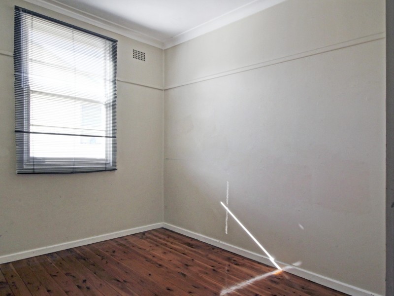 48 Lindsay Street, Unanderra NSW 2526