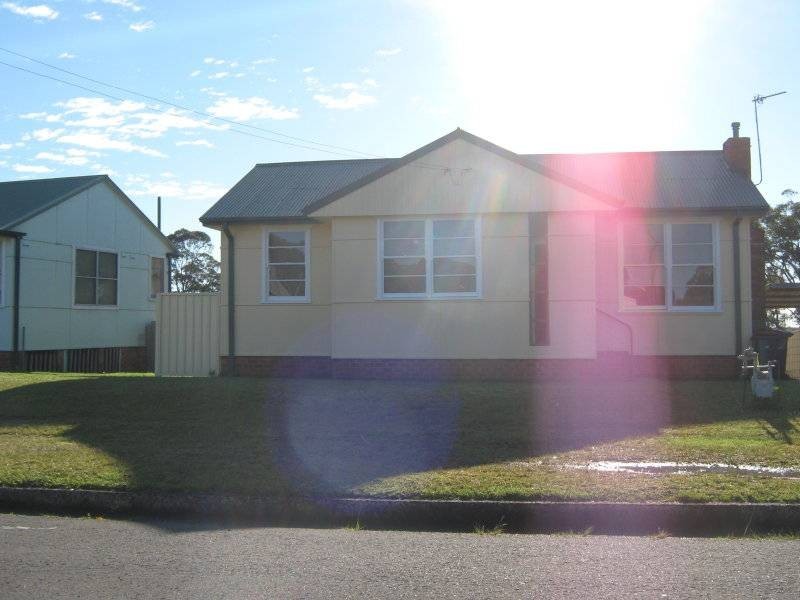 48 Lindsay Street, Unanderra NSW 2526