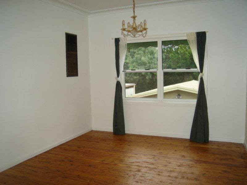 24 Byarong Avenue, Mangerton NSW 2500
