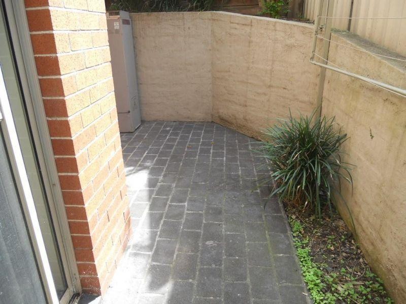 20/35 Bridge Street, Coniston NSW 2500