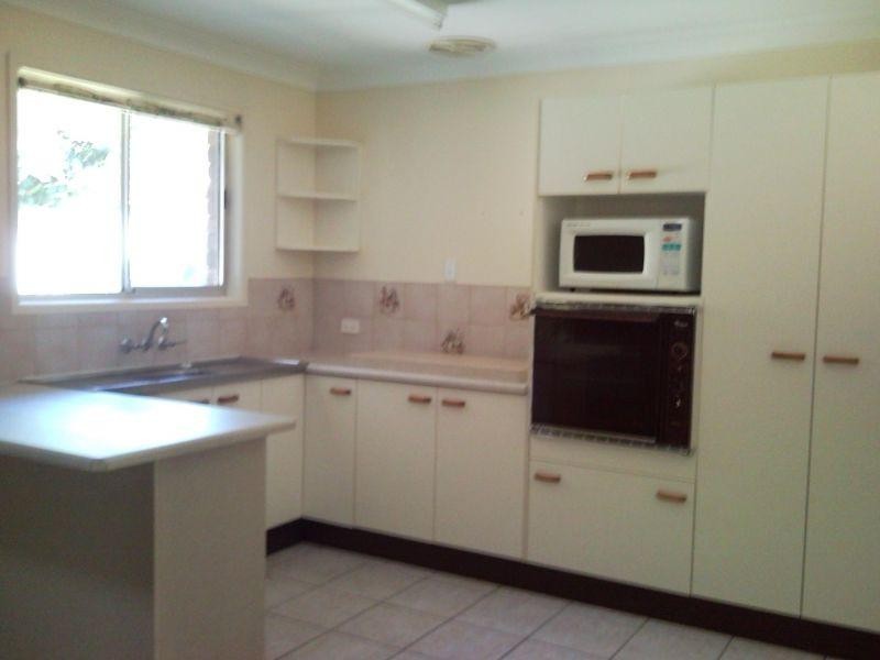 2 Tina Street, Redland Bay QLD 4165