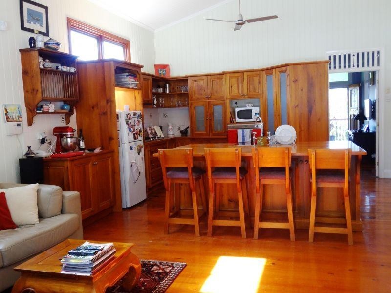 10 Bower St, Annerley QLD 4103