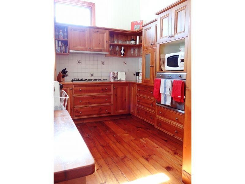 10 Bower St, Annerley QLD 4103