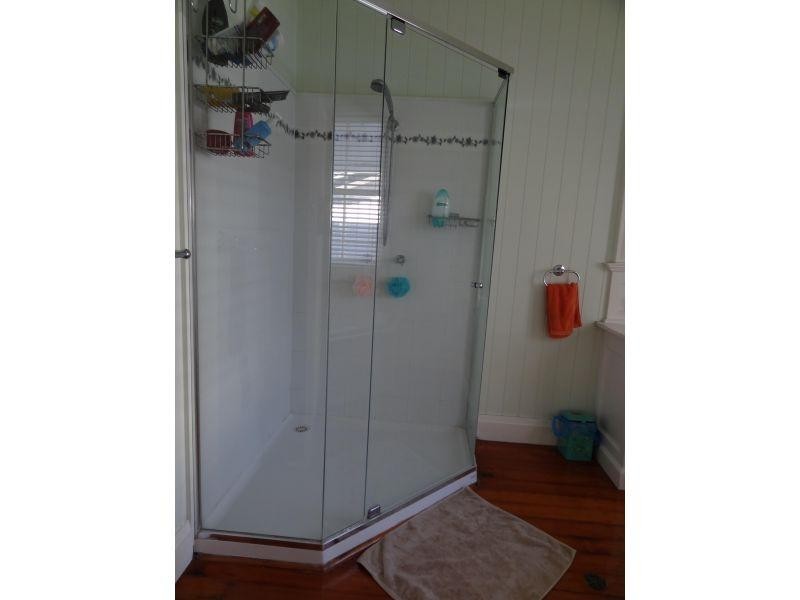 10 Bower St, Annerley QLD 4103