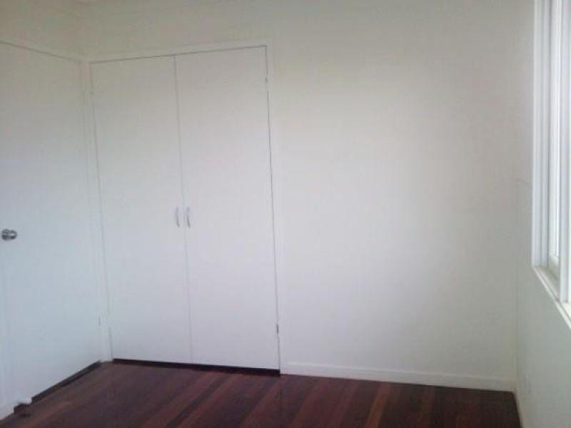 8 Redbank Road, Redcliffe QLD 4020