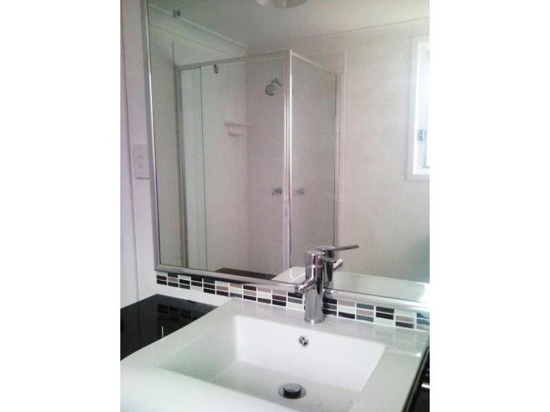 8 Redbank Road, Redcliffe QLD 4020