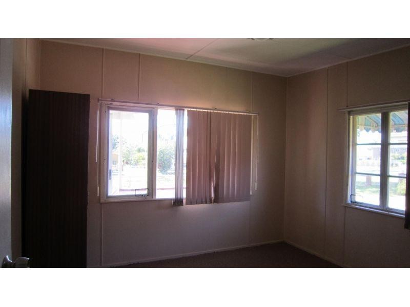 30 Base Street, Victoria Point QLD 4165