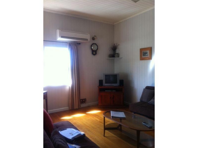49 Violet Street CNR of Strabroke Ave, Wynnum QLD 4178
