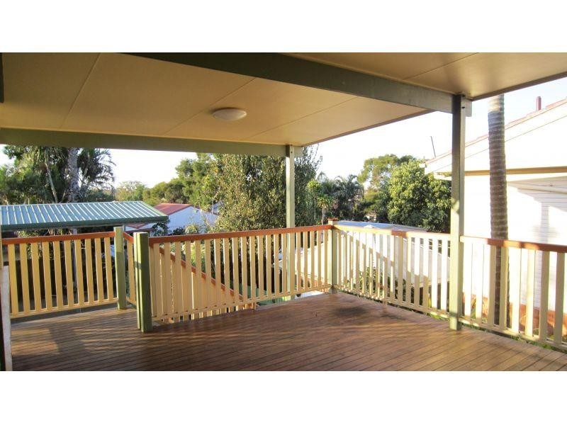 49 Violet Street CNR of Strabroke Ave, Wynnum QLD 4178