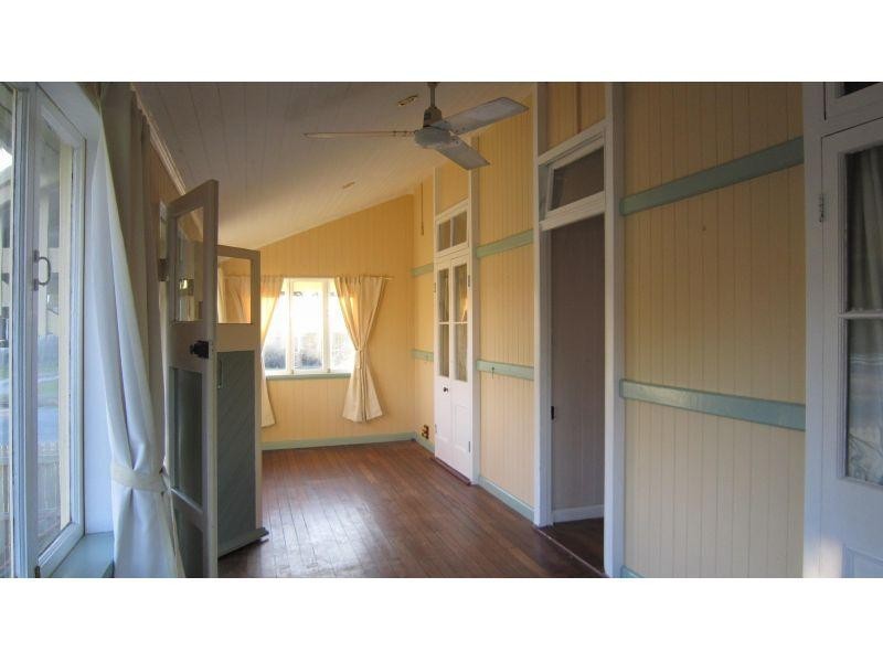 49 Violet Street CNR of Strabroke Ave, Wynnum QLD 4178