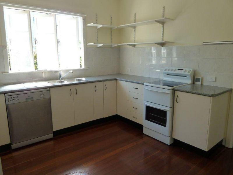 28 Corinth Road, Lota QLD 4179