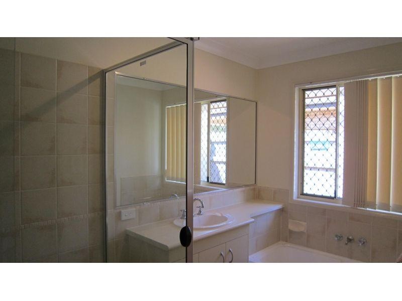 8 McNab Close, Wellington Point QLD 4160