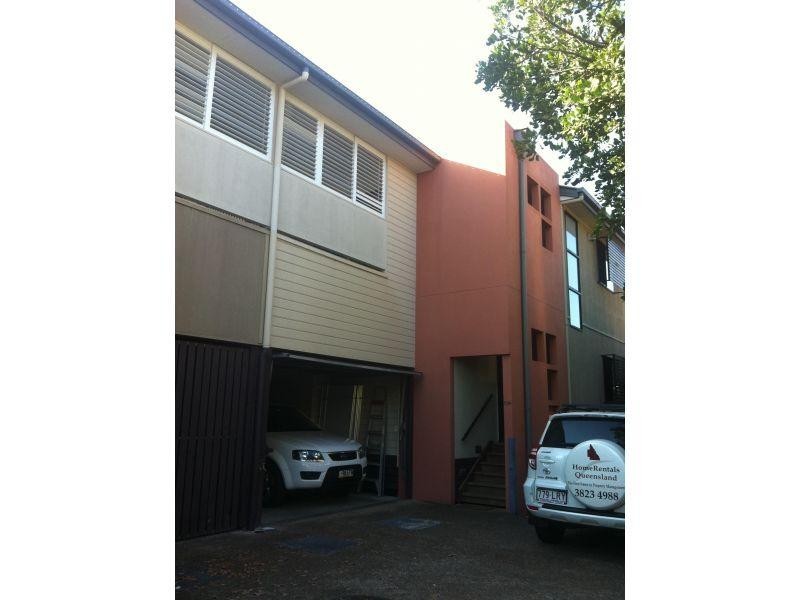 59a Riding Road, Hawthorne QLD 4171