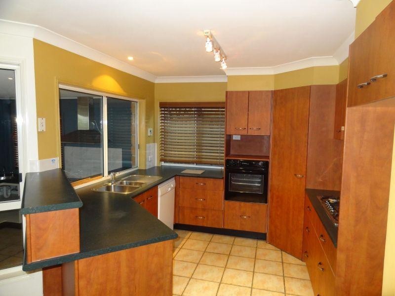 101 King Arthur Terrace, Tennyson QLD 4105