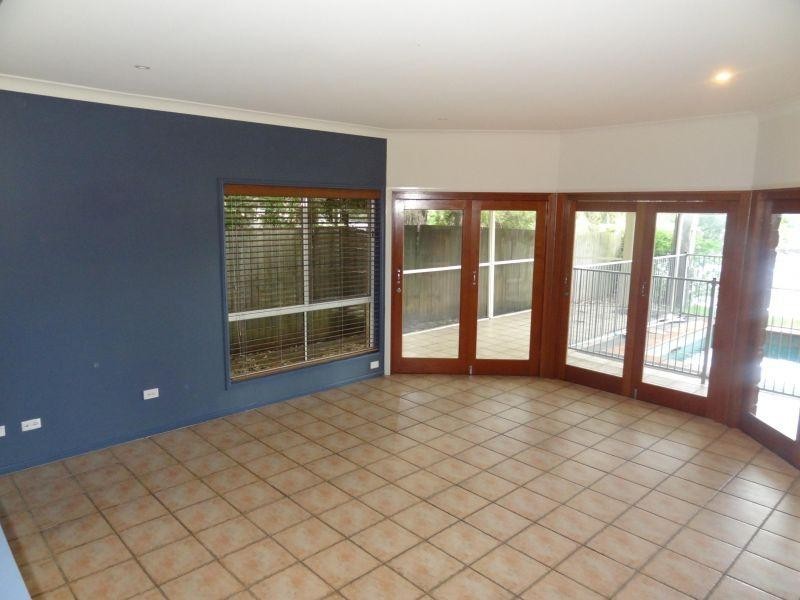 101 King Arthur Terrace, Tennyson QLD 4105