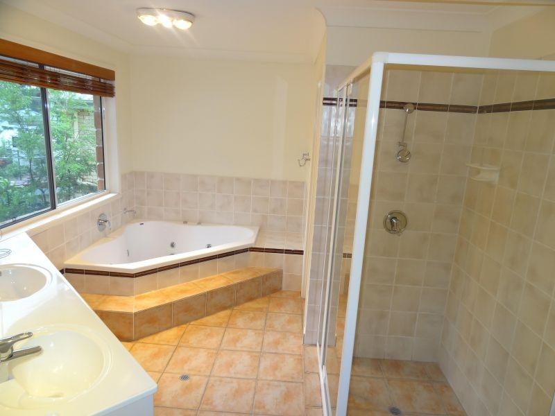 101 King Arthur Terrace, Tennyson QLD 4105