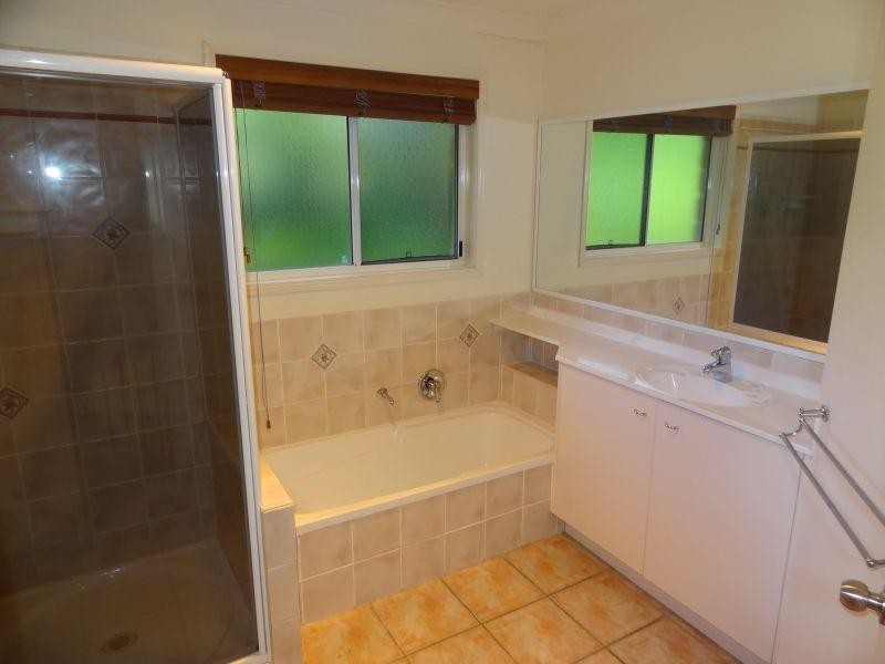 101 King Arthur Terrace, Tennyson QLD 4105