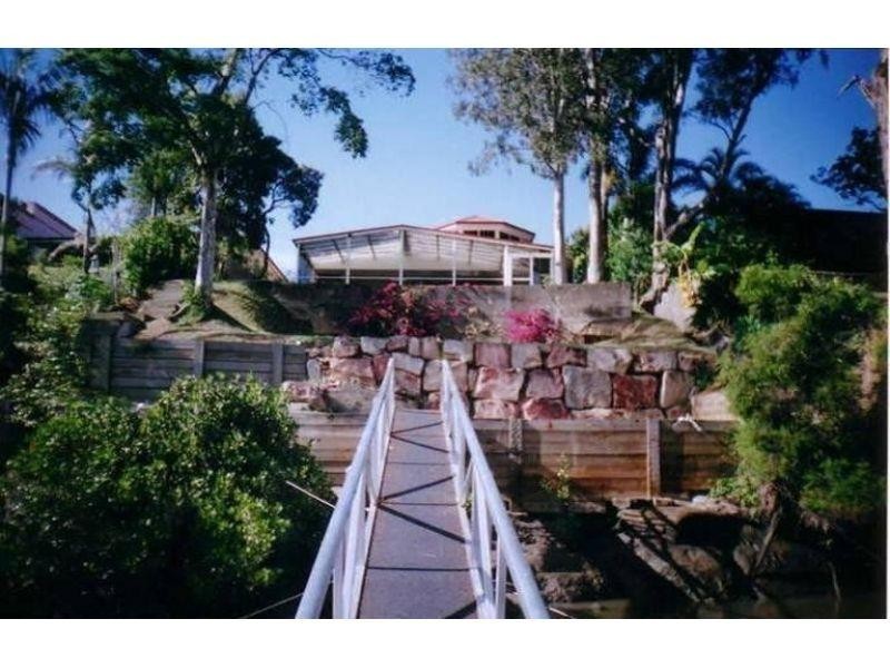 101 King Arthur Terrace, Tennyson QLD 4105