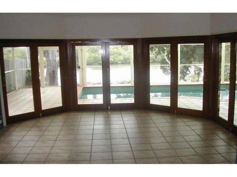 101 King Arthur Terrace, Tennyson QLD 4105