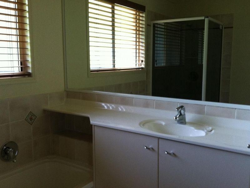 101 King Arthur Terrace, Tennyson QLD 4105