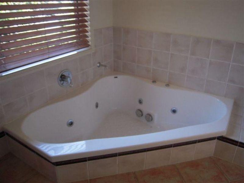 101 King Arthur Terrace, Tennyson QLD 4105