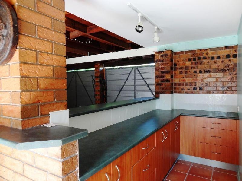 12 Magpie Street, Birkdale QLD 4159