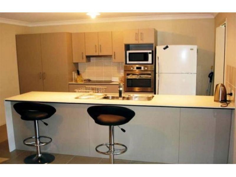 13 Henry Street, Thorneside QLD 4158