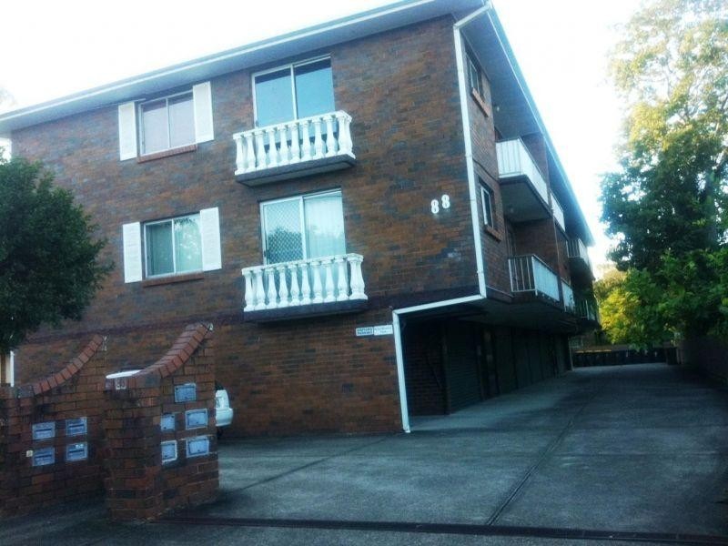 4/88 Victoria Terrace, Greenslopes QLD 4120