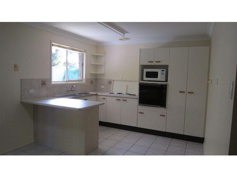 2 Tina Street, Redland Bay QLD 4165