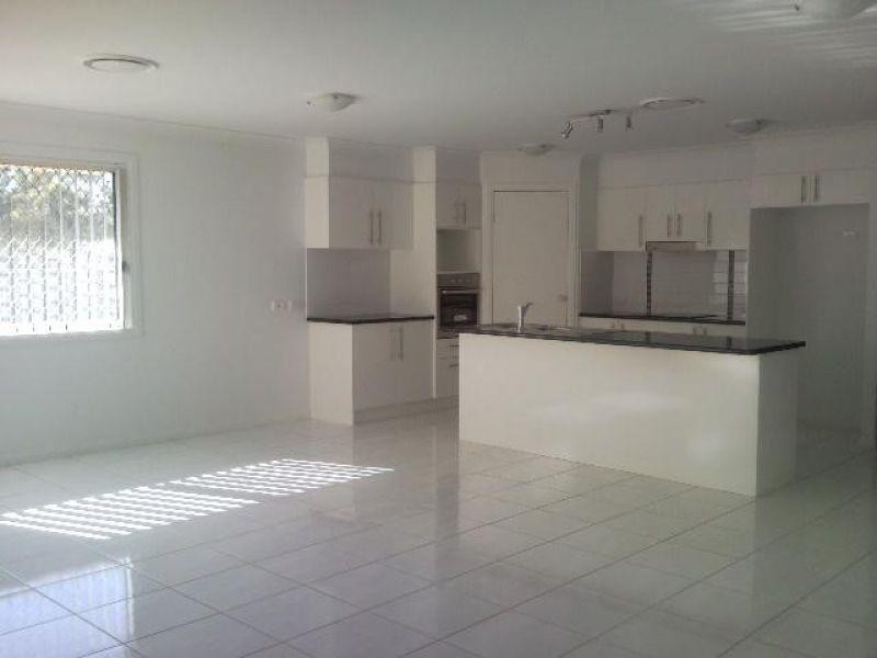 17  Pentacost Place, Redland Bay QLD 4165